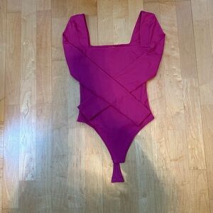 Aritzia Babaton Contour Squareneck Long Sleeve Bodysuit